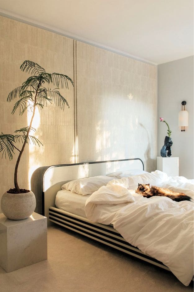 Prepare your cozy bedroom lighting by using minimalistic colors